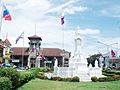 Zamboanga City Hall y Rizal Monument