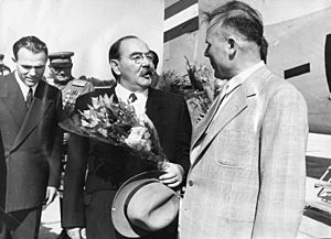 1953. június, középen Nagy Imre késöbbi miniszterelnök Moszkvából történő hazaérkezésekor Fortepan 74232