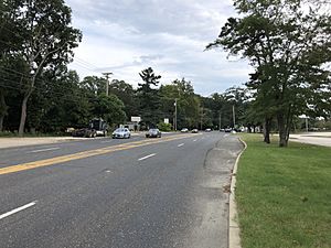 2018-10-02 16 49 01 View south along Camden County Route 561 (Lakeview Drive-Haddonfield-Berlin Road) just north of United States Avenue in Gibbsboro, Camden County, New Jersey