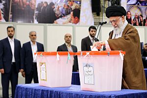 Ali Khamenei voting in the 2017 Presidential election20