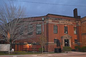 Broadway Avenue Carnegie Library