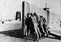 Bundesarchiv Bild 146-1985-038-03, Brücke Nijmwegen, Sicherung durch holländische Soldaten