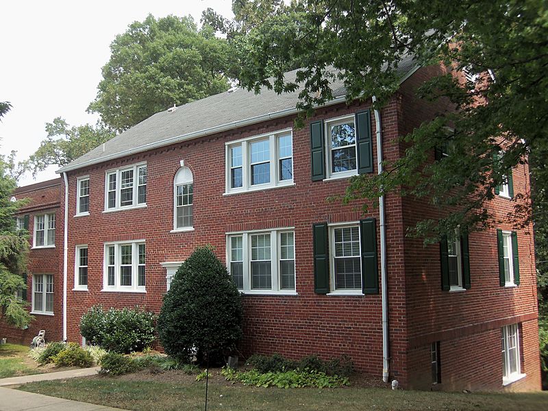 Image Colonial Village (Arlington, Virginia) 02