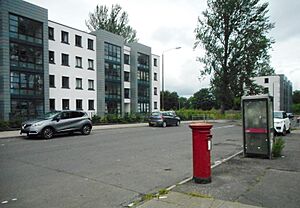 Flats on Shawbridge Street (geograph 5453890)