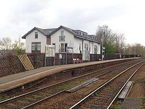 Headingley railway station (12th April 2014) 010