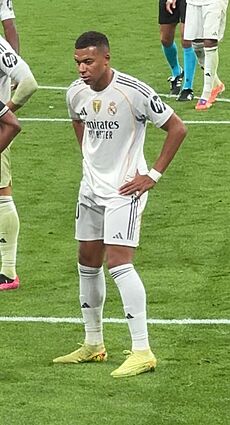 Kylian Mbappe at Real Madrid's game versus Juventus Turin on 22 October 2025 (3)