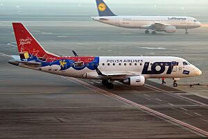 LOT (Ptasie Mleczko Livery), SP-LDF, Embraer ERJ-170STD (32564212741)