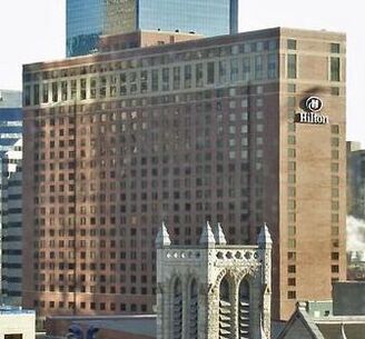 Minneapolis Hilton & Towers cropped.jpg