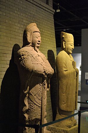 Official and Warrior statue displayed in Ningbo Museum