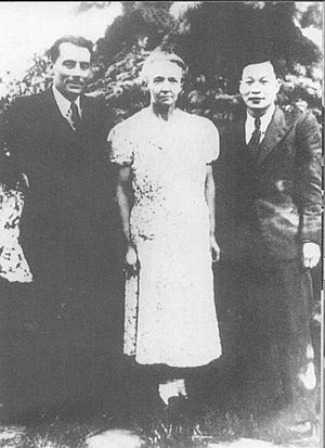 Qian Sanqiang with the Joliot-Curies