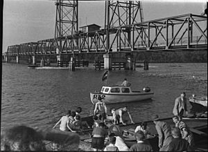 SLNSW 41239 Hexham floodboat Hexham Bridge over Hunter River.jpg