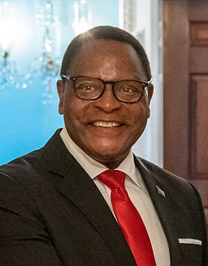 Secretary Blinken Meets With Malawian President Lazarus Chakwera (52389622307) (cropped2).jpg