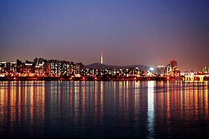 Seoul-Han.River.at.night-01