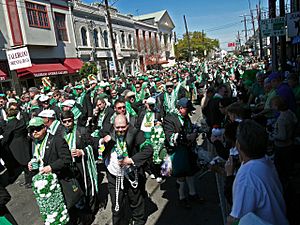 St Pattys New Orleans - sea of green 03