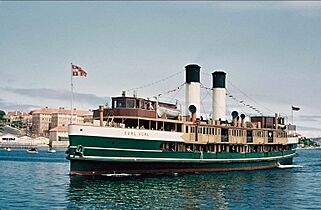 Sydney ferry CURL CURL approaching Manly Wharf 1954