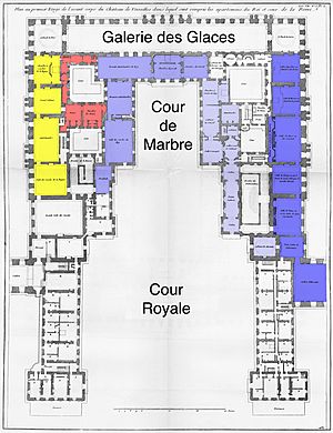 Versailles - Plan du premier étage de l'avant corps - Architecture Françoise Tome4 Livre7 Pl8 (apts colored)