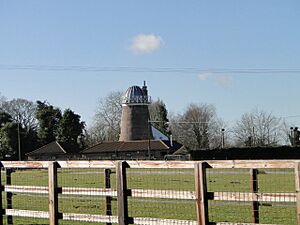 Windmill conversion at Stonebridge (geograph 4351585)