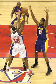 Al Thornton guarded by Andrew Bynum cropped