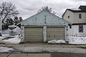 Aqua garage in Kinney, Minnesota