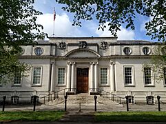Cardiff 13737 University of Wales Registry 01