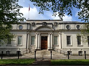 Cardiff 13737 University of Wales Registry 01