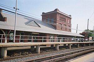 Farmingdale LIRR Station West Platform