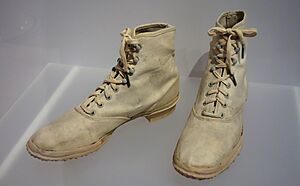 Keds Champion sneaker, woman's, 1916 - Bata Shoe Museum - DSC00729