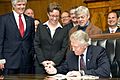 Kitzhaber signs HB 2800