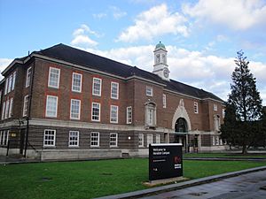 Middlesex University Hendon Campus Burroughs entrance