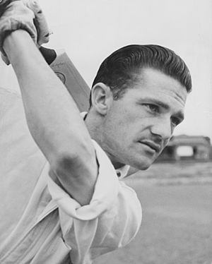 Neil Harvey batting 1950b.jpg