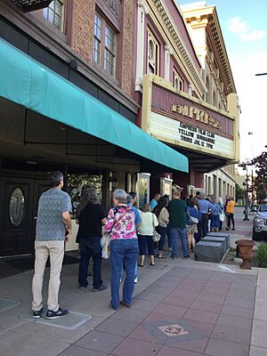 People line up outside the Empress Theatre in Vallejo to see the Beatles Yellow Submarine