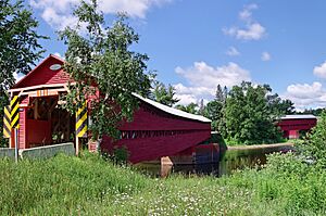 Ponts couverts de Ferme-Rouge - panoramio (1)