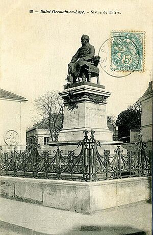 Saint-Germain-en-Laye - Statue de Thiers001