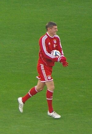 Testspiel gegen FC Bayern München 14 (cropped)