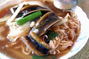 Thick Soup Noodles with Eel - 鱔魚意麵 (4596353688).jpg