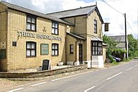 Three Horseshoes, Graveley - geograph.org.uk - 806524