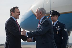 Vice president arrives at Kentucky Air Guard Base 02