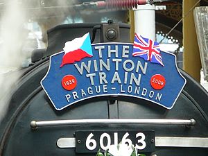 Winton-Train-Headboard-London-Liverpool-St-Stn-20090904