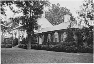 Chatham Mansion, Fredericksburg, Virginia. Where George Washington and Robert E. Lee did their courting. Lincoln... - NARA - 516529