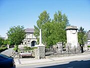 Cofgolofn Rhyfel a Chapel Jeriwsalem. War memorial and Jerusalem Chapel - geograph.org.uk - 423174