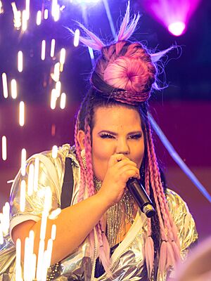 ColognePride 2018-Sonntag-Hauptbühne-2130-Netta Barzilai-9395 (cropped).jpg