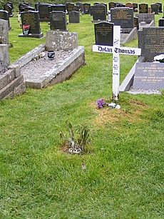 Dylan Thomas's grave geograph-2755360-by-Gordon-Griffiths