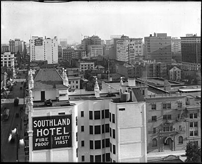 Panoramic view of Los Angeles, showing Sixth Street, Figueroa Street, Flower Street, east side of Sixth Street, ca.1916 (CHS-5796.7)
