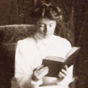 Phyllis Bromby - Walter Withers' studio, Heidelberg (crop of Margery Withers).jpg
