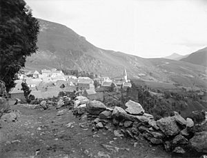 Poble de Bagergue des del camí del port a la vall d'Aran.jpeg