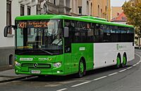Postbus BD 16439 am Dietrichsteinplatz (cropped).jpg