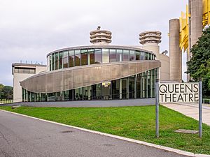Queens Theatre (48613181573)