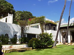Shangri La - exterior view