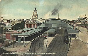 StateLibQld 1 237717 View of the platforms of the Central Railway Station, Brisbane, ca. 1911