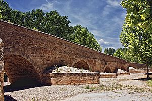 Talamanca de Jarama Puente Romano 1 (8188252527).jpg